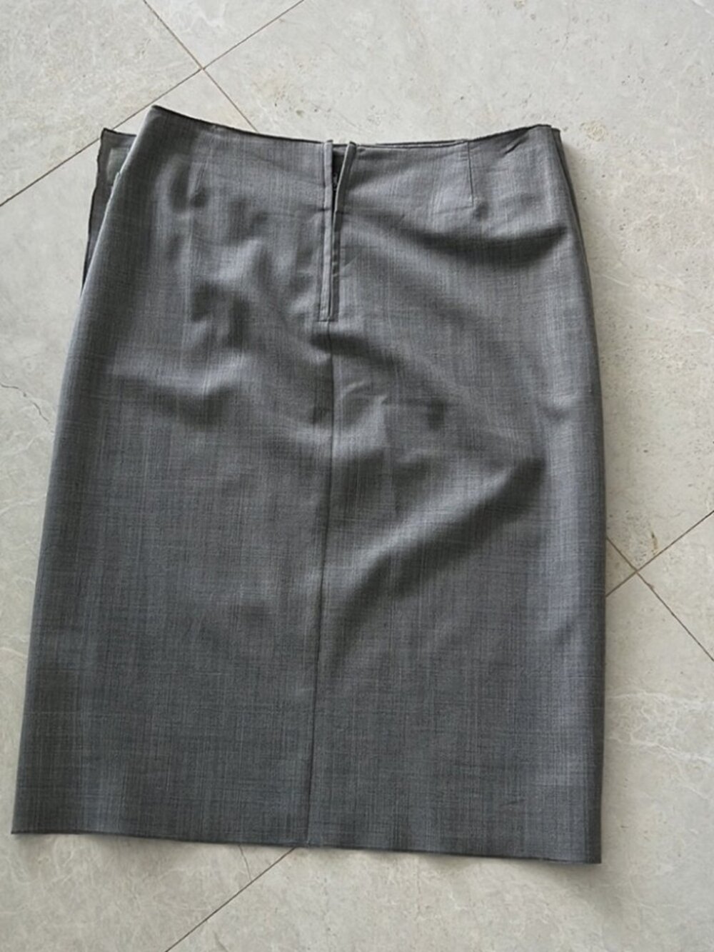 DKNY Gray Wool Blend Wrap Skirt Sz 4 Back Zip Velcro